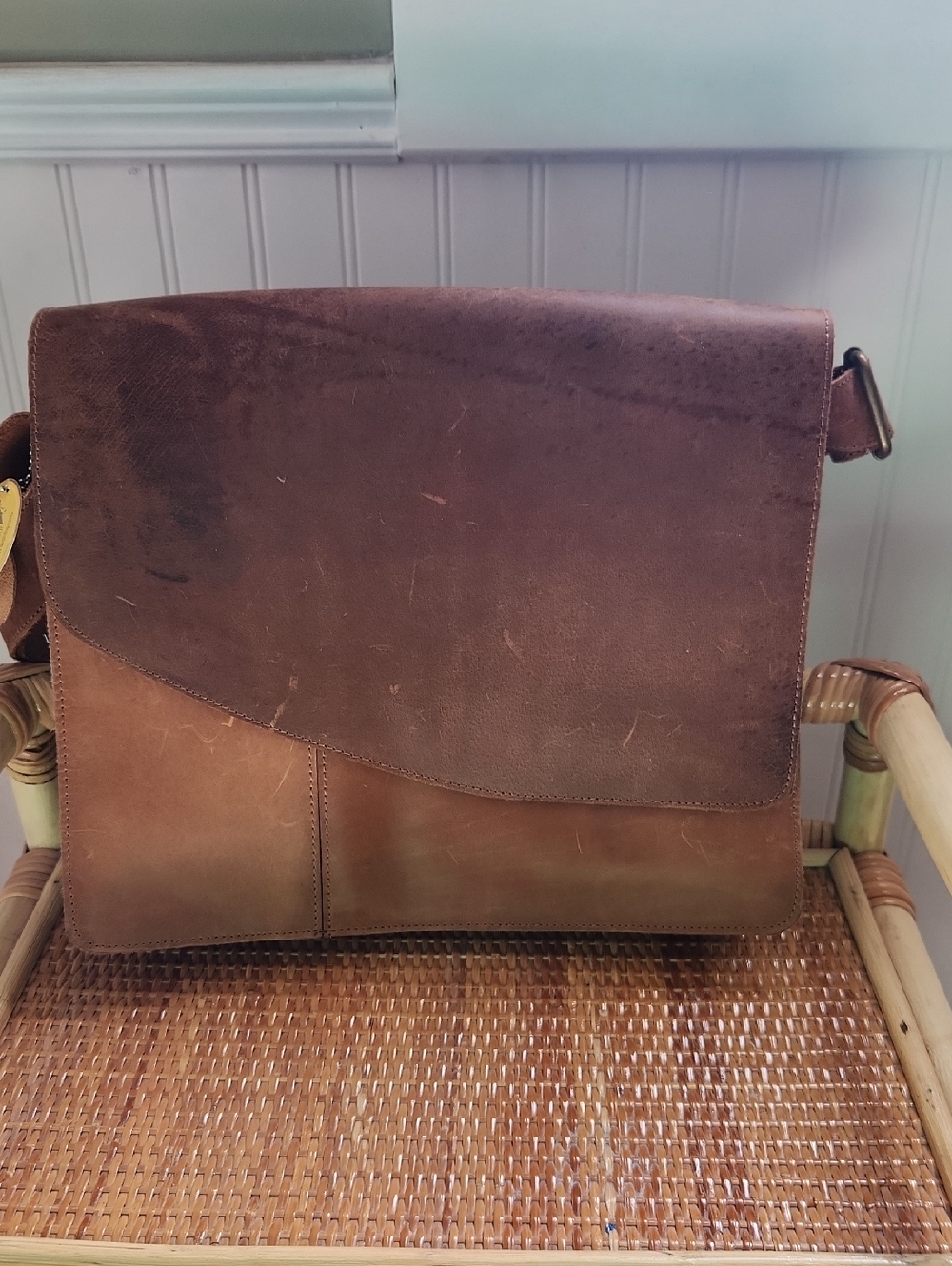 Dudra East Leather Messenger Bag